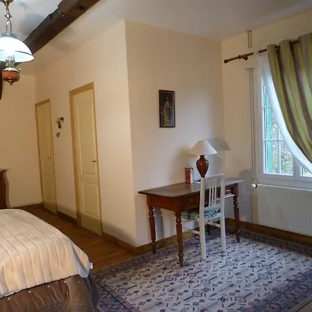 לינה וארוחת בוקר Le Moulin De 3*